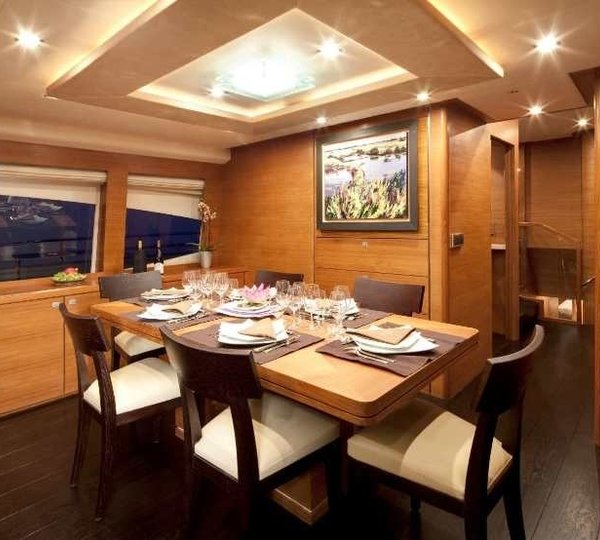 The 30m Yacht MAYAMA