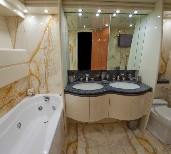 The 31m Yacht EVELYN