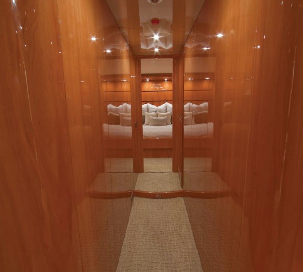 The 31m Yacht EVELYN