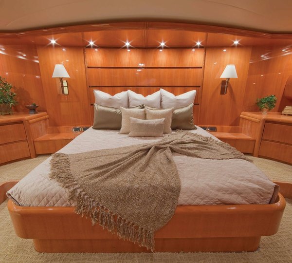 The 31m Yacht EVELYN