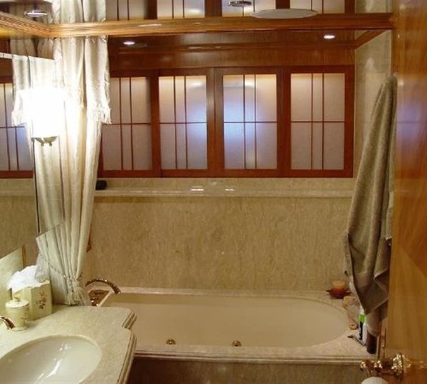 The 32m Yacht MAXIMUS II