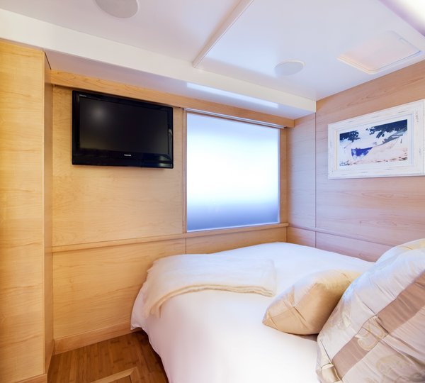 The 32m Yacht NECKER BELLE