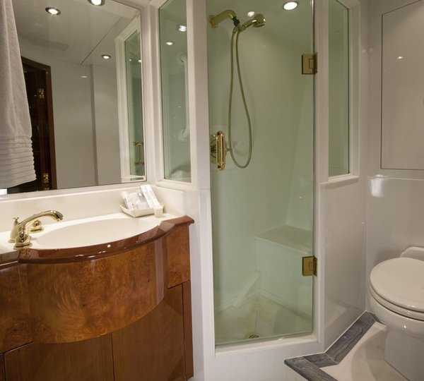 The 32m Yacht OUTTA TOUCH