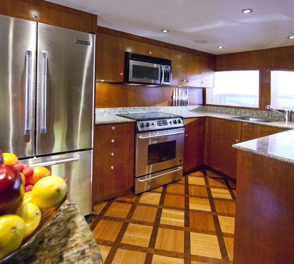 The 32m Yacht OUTTA TOUCH