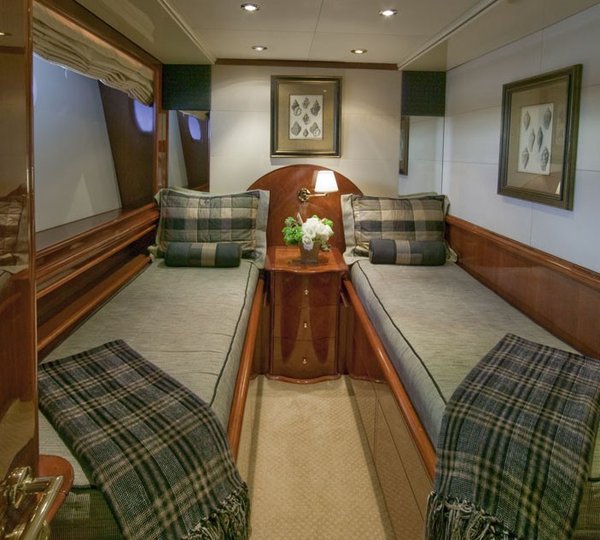 The 32m Yacht OUTTA TOUCH