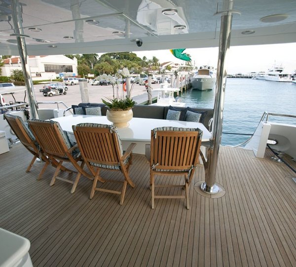 The 32m Yacht OUTTA TOUCH