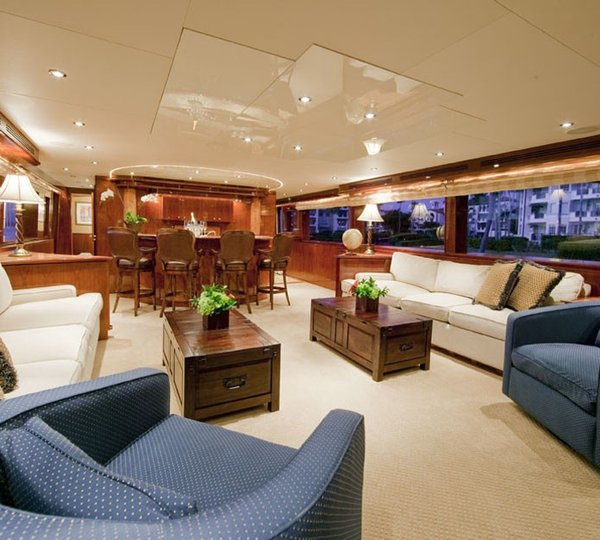 The 32m Yacht OUTTA TOUCH