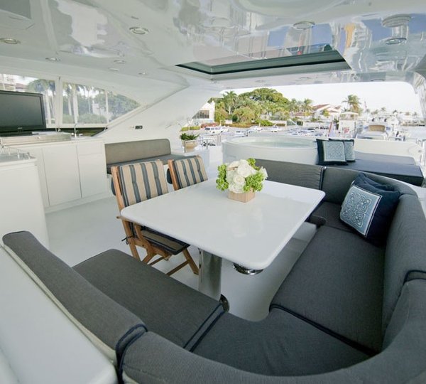 The 32m Yacht OUTTA TOUCH