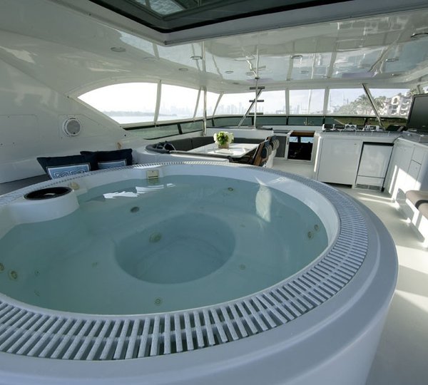 The 32m Yacht OUTTA TOUCH