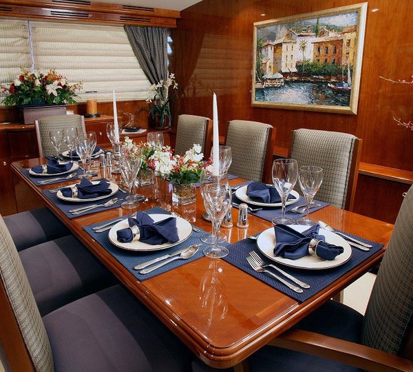 The 32m Yacht OUTTA TOUCH