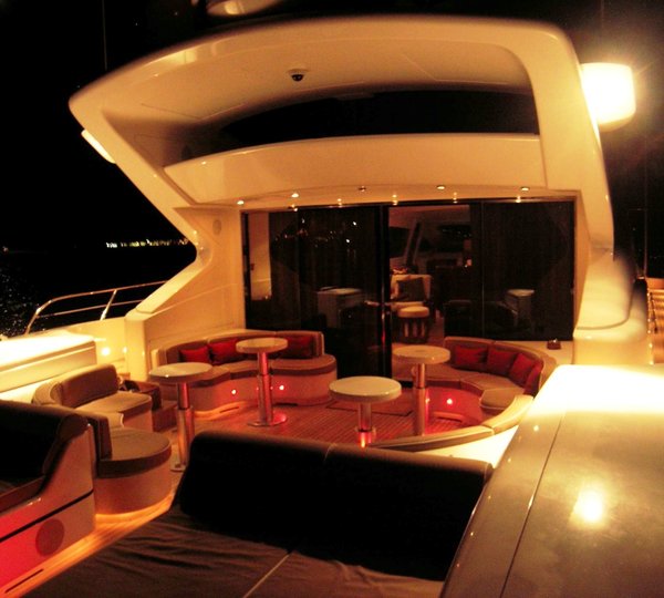 Life On Yacht GAGAGRIS