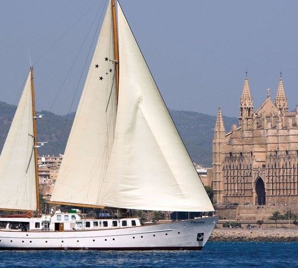 The 33m Yacht SOUTHERN CROSS