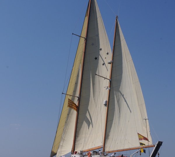 The 33m Yacht SOUTHERN CROSS