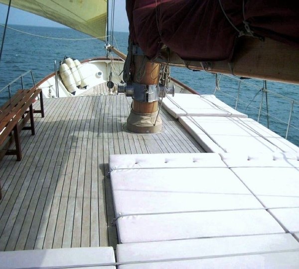 The 33m Yacht SOUTHERN CROSS