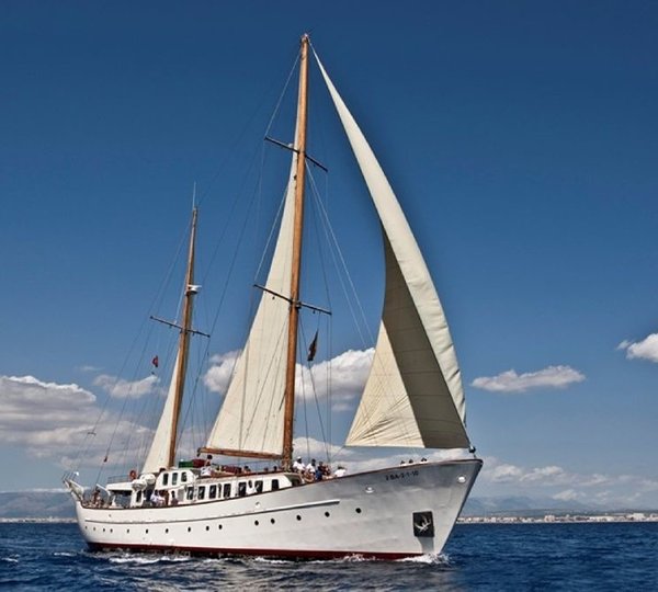 The 33m Yacht SOUTHERN CROSS