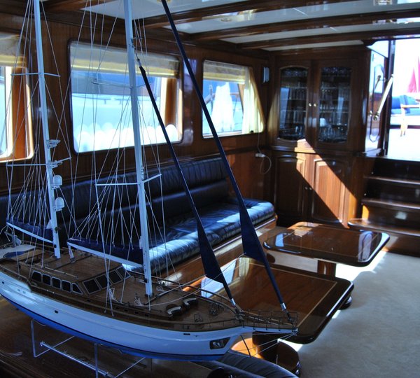 The 34m Yacht BLUE EYES