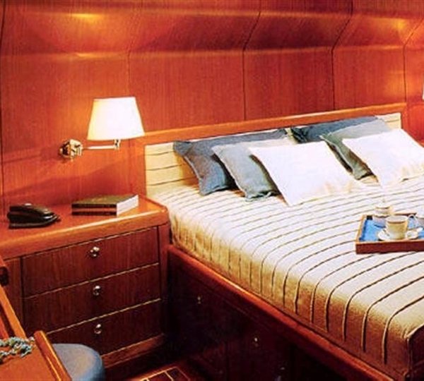 The 34m Yacht HIGHLAND BREEZE