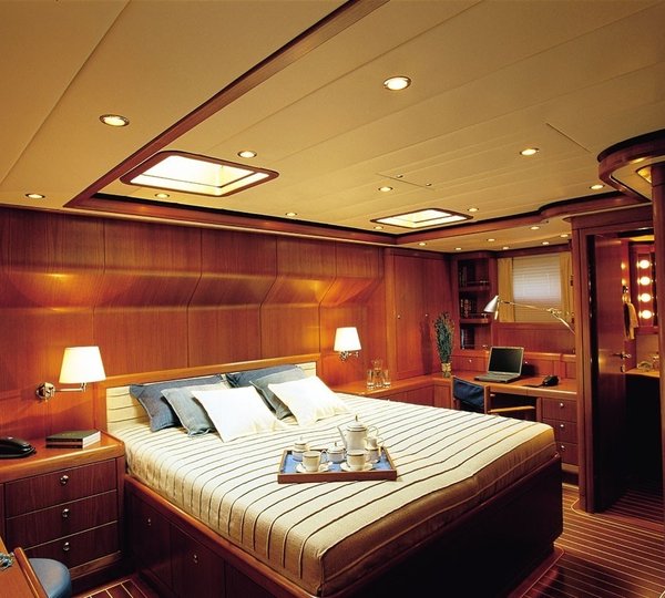 The 34m Yacht HIGHLAND BREEZE