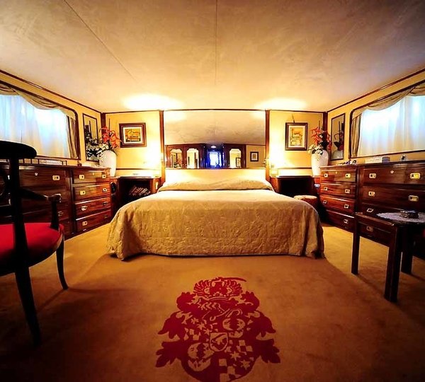 The 34m Yacht LE MIRAGE