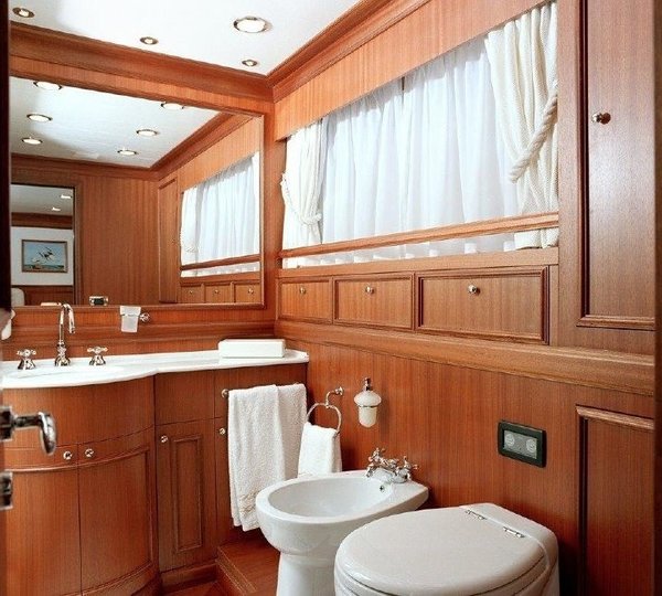 The 34m Yacht PAPINOU