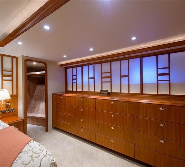 The 34m Yacht SOUTHERN STAR