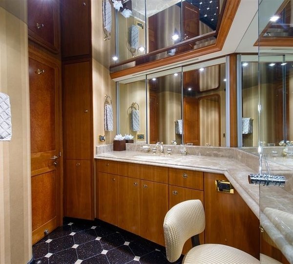 The 34m Yacht SOUTHERN STAR