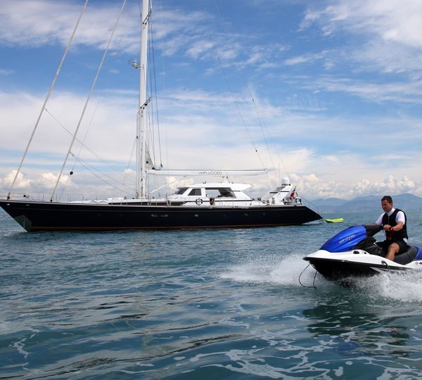 The 34m Yacht UNPLUGGED