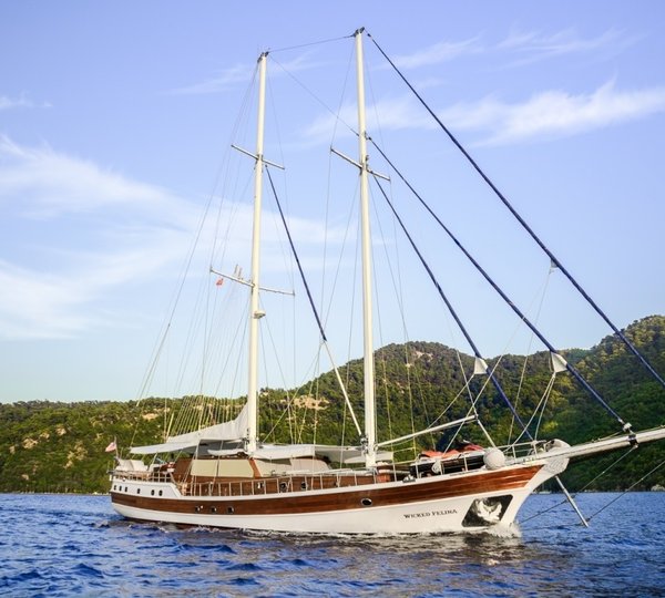 The 34m Yacht WICKED FELINA