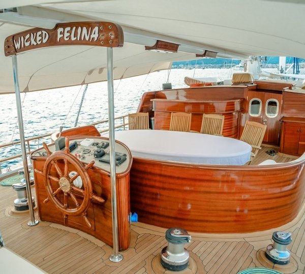 The 34m Yacht WICKED FELINA