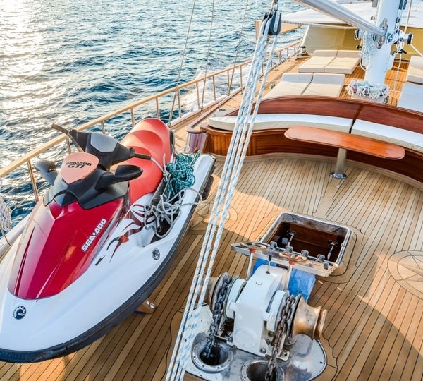 The 34m Yacht WICKED FELINA