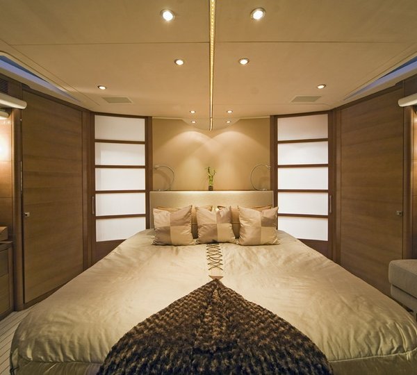 The 35m Yacht MOON GODDESS