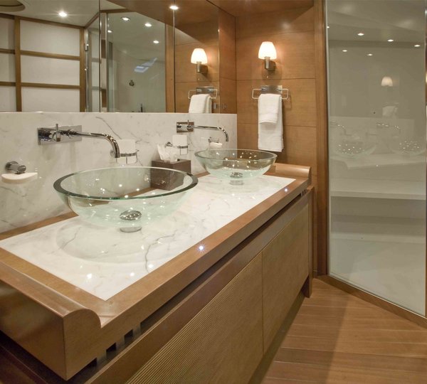 The 35m Yacht MOON GODDESS