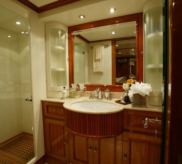 The 35m Yacht PARADIGM