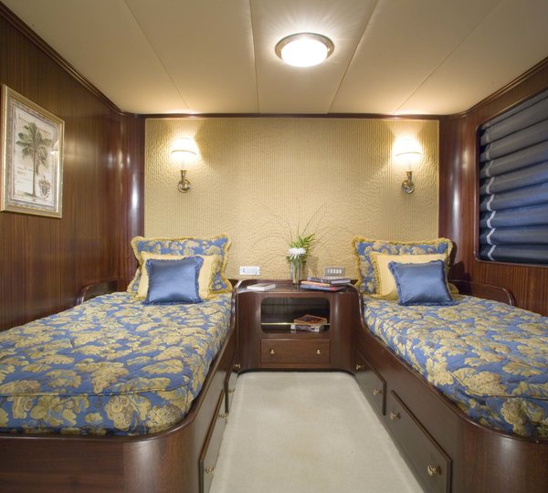 The 35m Yacht QUIVIRA