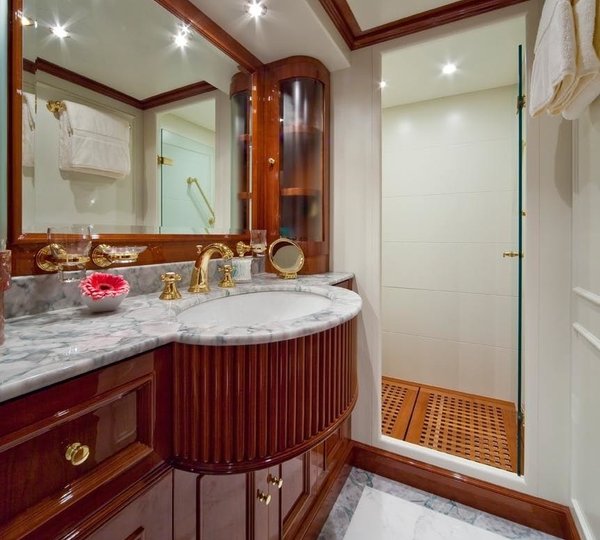 The 35m Yacht SEA CENTURY