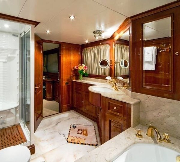 The 35m Yacht SEA CENTURY