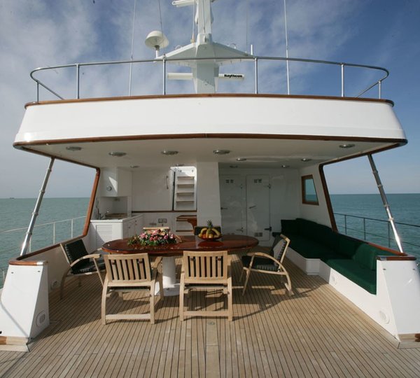 Life On Yacht SOUTH PAW C