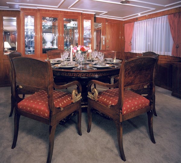 The 35m Yacht UTOPIA II