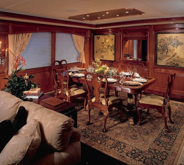 The 36m Yacht FAE LON