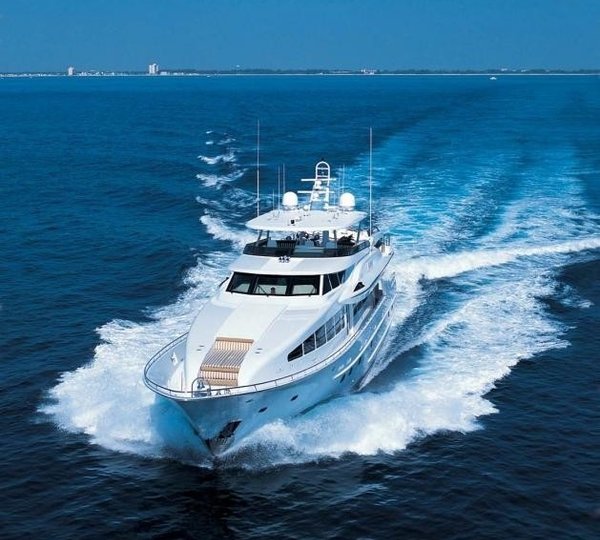 Forward Aspect: Yacht IMPETUOUS's Cruising Photograph