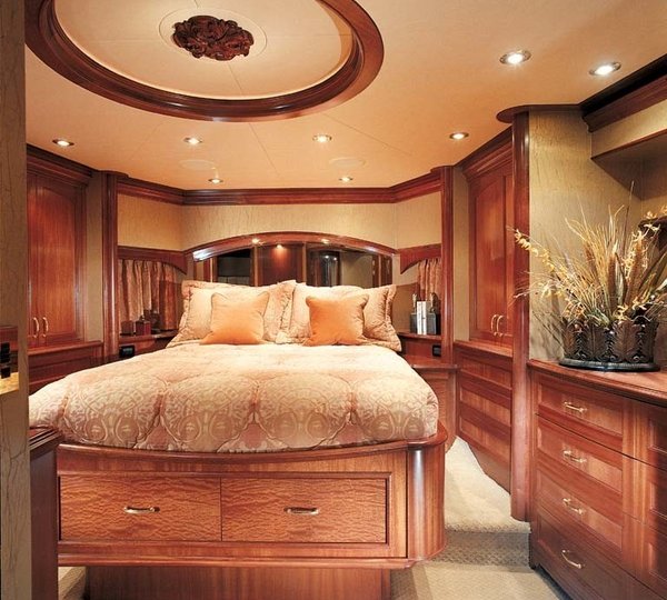 Profile: Yacht IMPETUOUS's VIP Cabin Captured