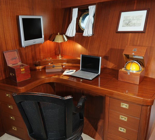 The 36m Yacht OFELIA