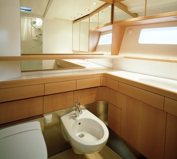 Bath On Board Yacht VIRIELLA