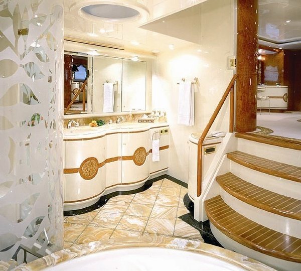 Main Master Bath On Board Yacht WHEELS