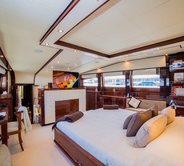 The 37m Yacht HAPPY HOUR