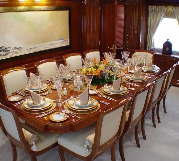 Eating/dining Saloon On Yacht WILD THYME