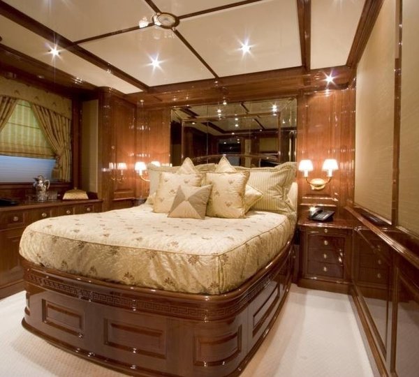Guest's Cabin Aboard Yacht WILD THYME