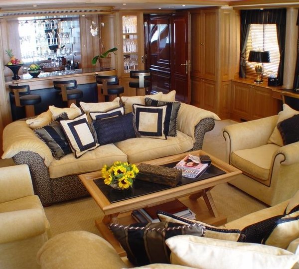 Sky-lounge Aboard Yacht WILD THYME