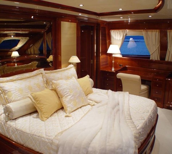 Berth: Yacht WILD THYME's Main Master Cabin Captured
