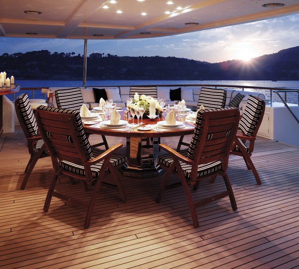 Aft Eating/dining On Board Yacht HAMPSHIRE